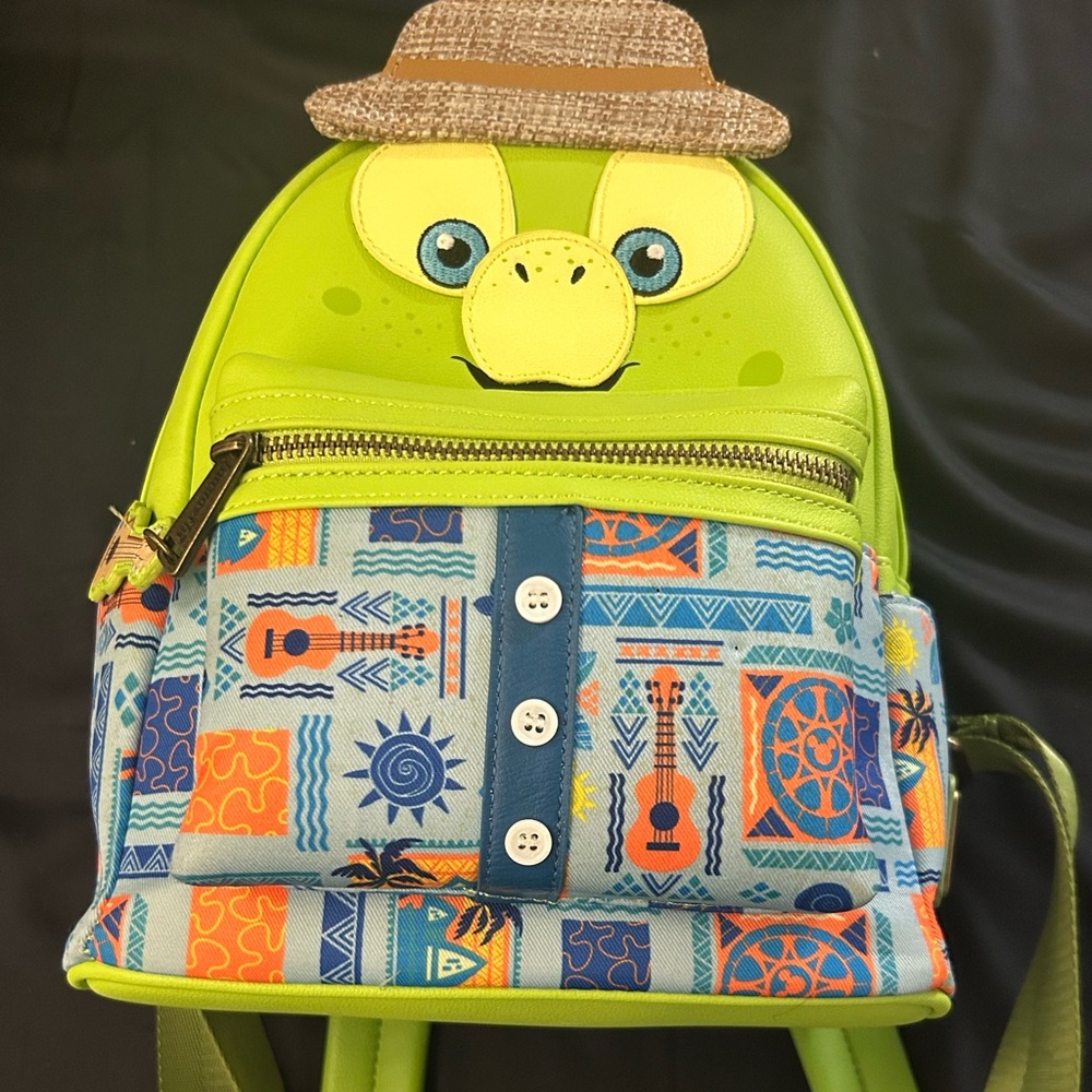 Disney Aulani Olu Mel loungefly